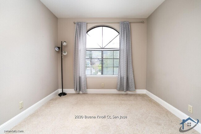 Building Photo - 2830 Buena Knoll Ct