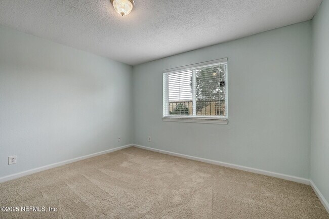 Building Photo - 6561 Mission Ct