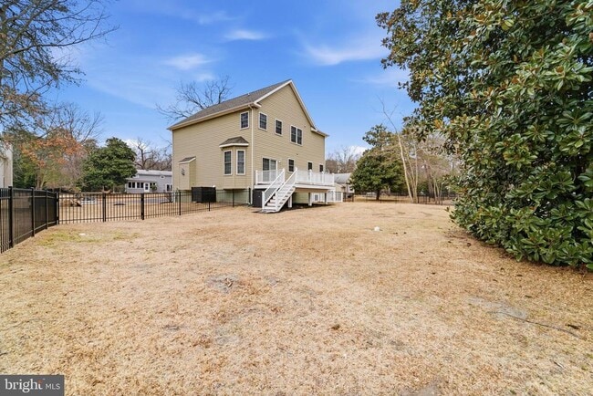 Building Photo - 609 Tebbston Dr