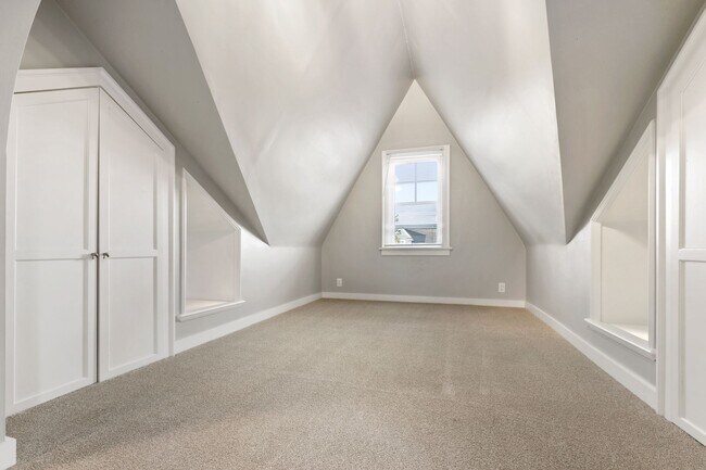 Building Photo - 4Bd/1.5Ba Seattle House