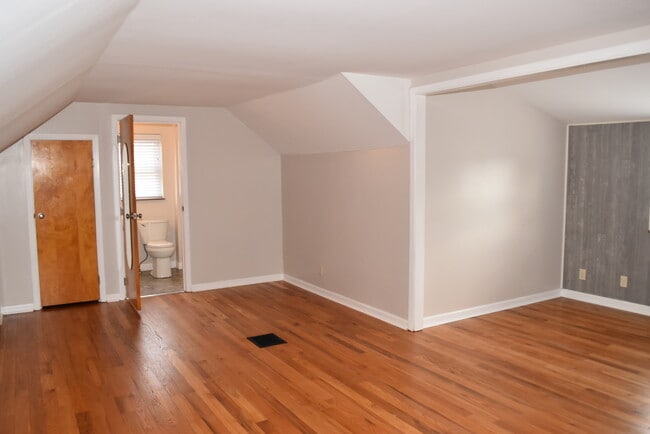 Building Photo - 6989 Salem Rd