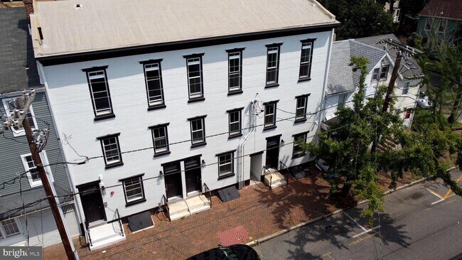 Building Photo - 23 E Union St