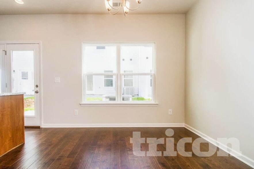 Building Photo - 406 Riverwood Ct