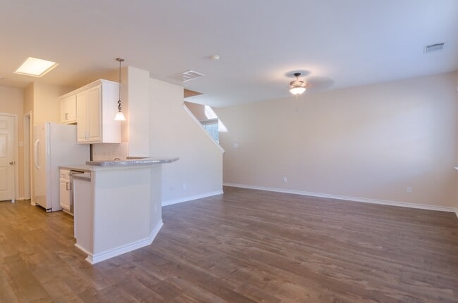 Building Photo - 6303 Veranda Green Trail