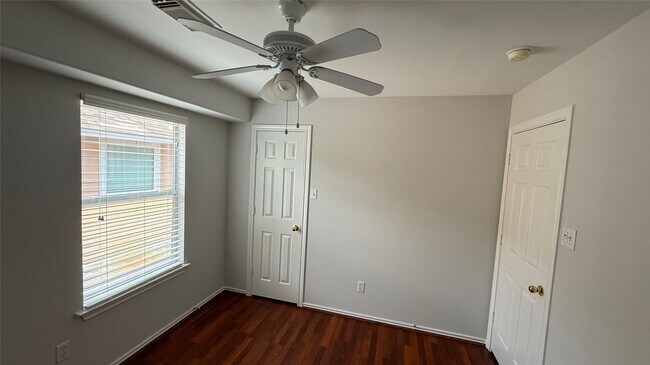 Building Photo - 35 Ledgestone Pl
