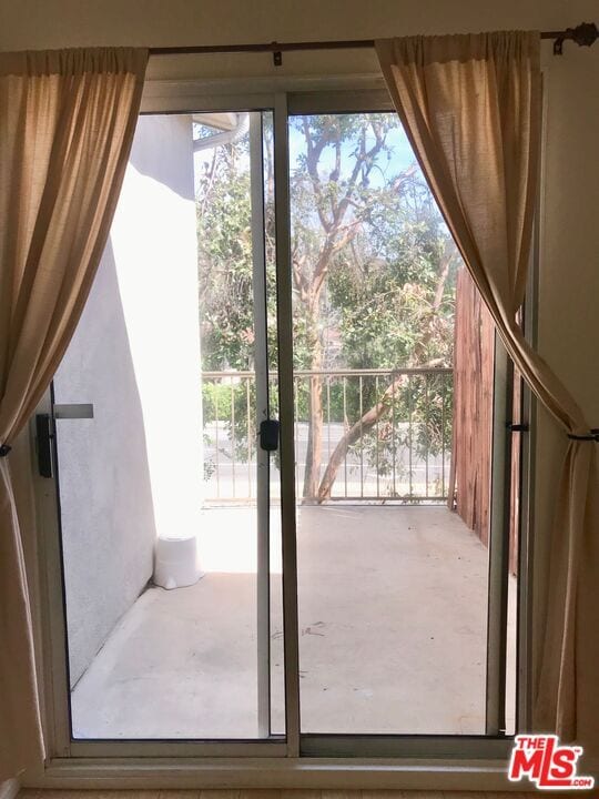 Building Photo - 4189 Vineland Ave