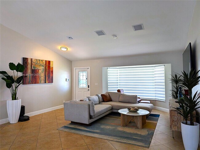Building Photo - 10680 NW 6th Ct