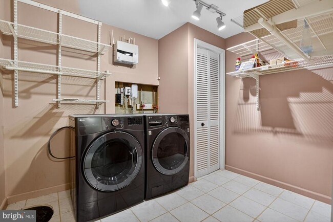 Building Photo - 12859 Mill House Ct