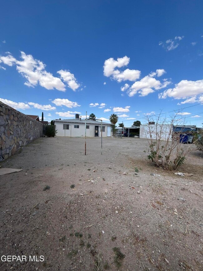 Building Photo - 6138 Taos Dr