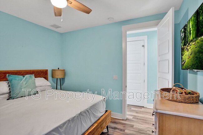 Building Photo - 514 2nd St S