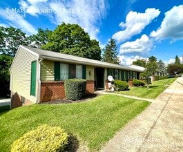 Building Photo - 505 E Maple St