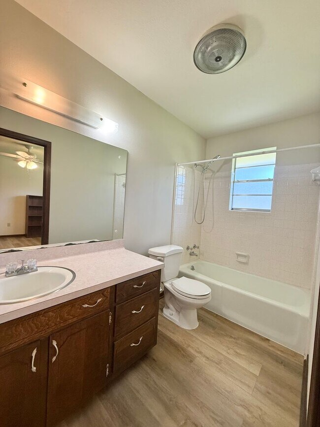 Building Photo - Spacious 3 bedroom 2 bath home in Zachary