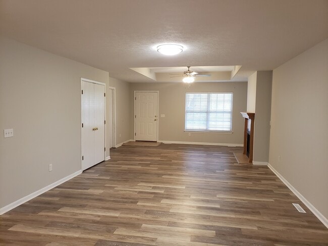 Building Photo - South East Springfield - Southern Hills Ho...