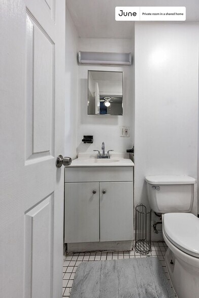 Building Photo - Room in Shared 3 bed/1 bath home in East Cambridge