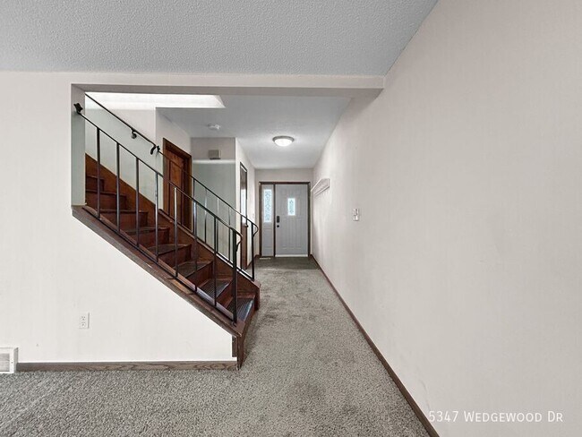 Building Photo - 5347 Wedgewood Dr
