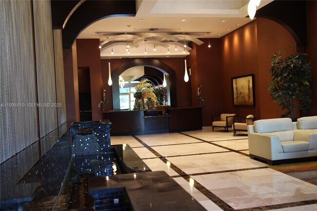 Building Photo - 315 NE 3rd Ave