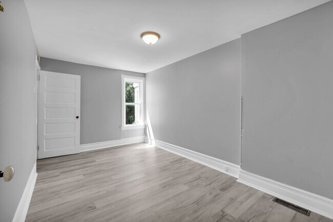 Building Photo - Charming 2-Bedroom Home with Private Backyard in Allentown