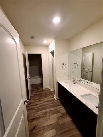 Building Photo - 104 Lady Bird Ct