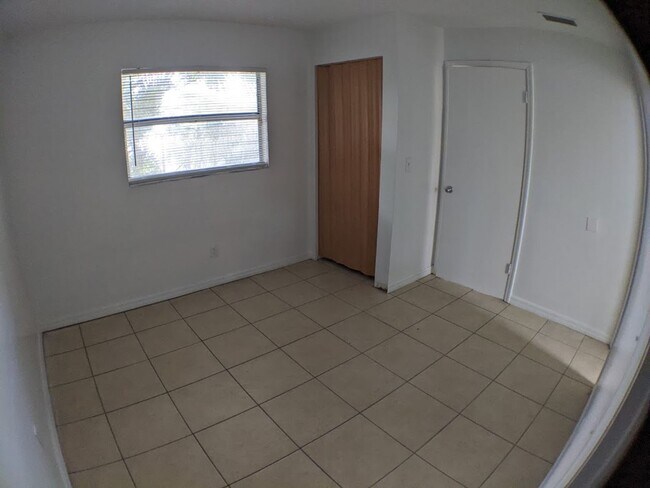 Building Photo - 3 Bedroom, 2 Bathrooms Apartment with Water View