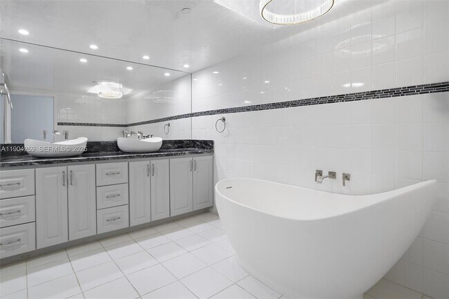 Building Photo - 19707 Turnberry Way