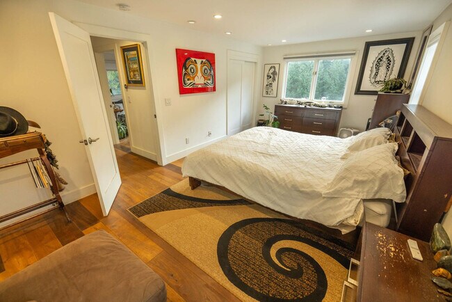 Building Photo - 30 Barranca Rd