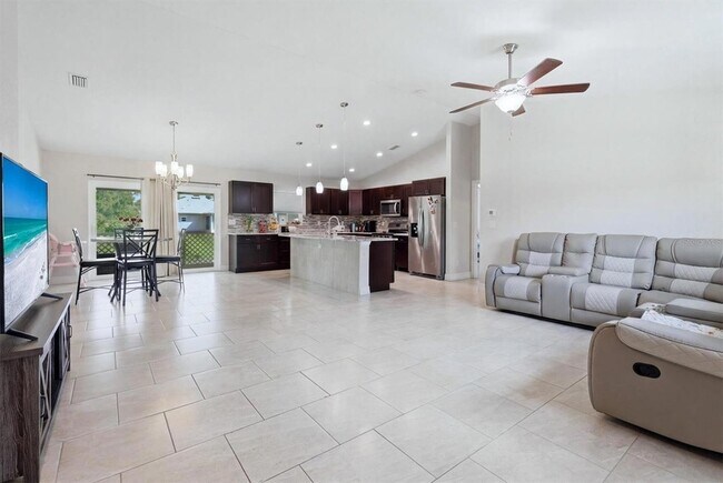 Building Photo - 1458 Richbriar Dr