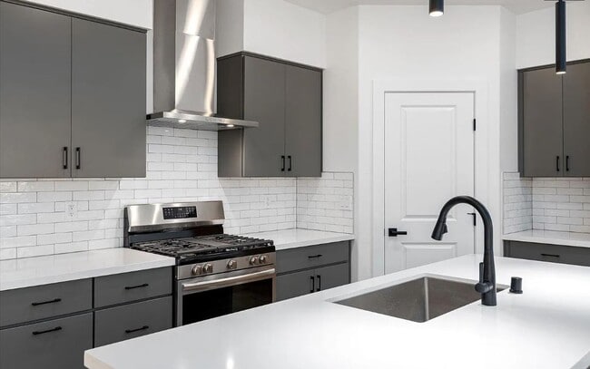 Building Photo - 6646 W 24th Ave