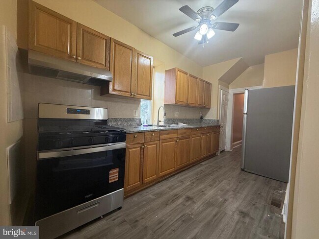 Building Photo - 720 Springfield Ave