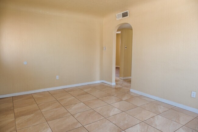 Building Photo - 8326 Verde Cir
