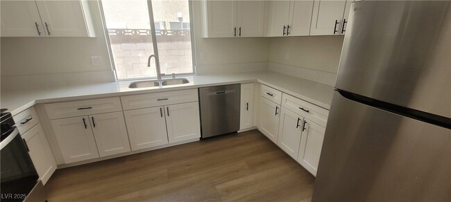 Building Photo - 7237 Chesterton Dr