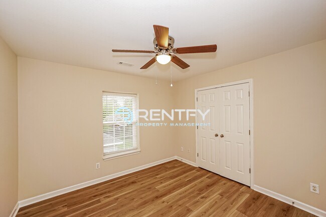 Building Photo - 2027 Quill Ct