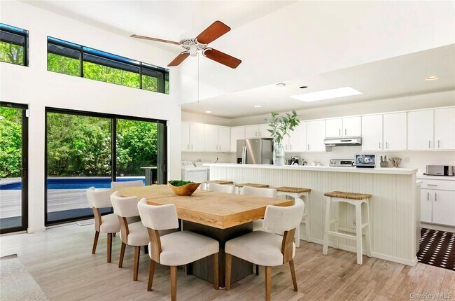 Building Photo - 24 N Quarter Rd