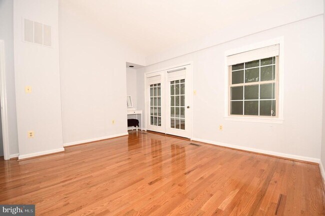 Building Photo - 601 N Tazewell St