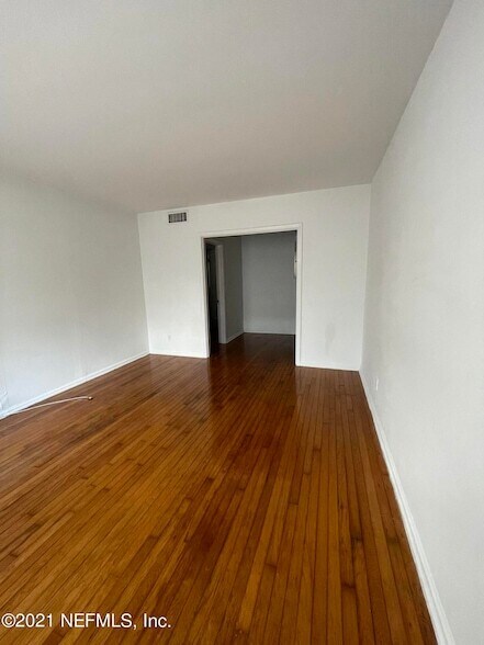 Building Photo - 1529 McDuff Ave S
