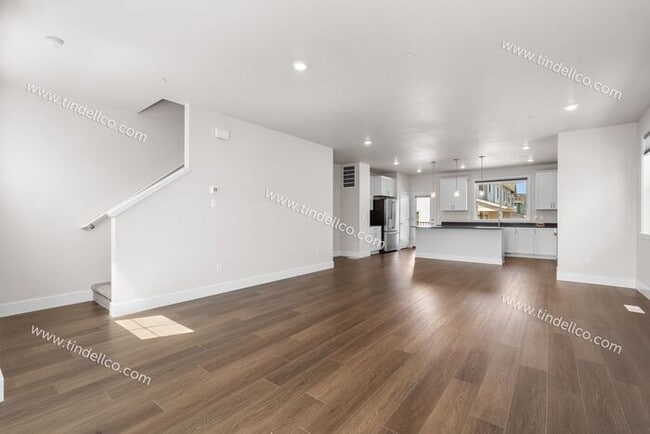 Building Photo - 3 Bedroom 2.5 Bathroom Stunner with Covered Patio and Attached Garage in River Terrace Town Cente...