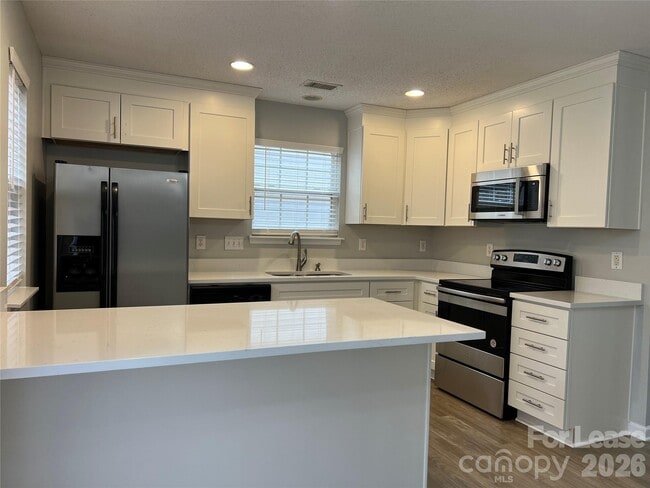 Building Photo - 7667 Petrea Ln