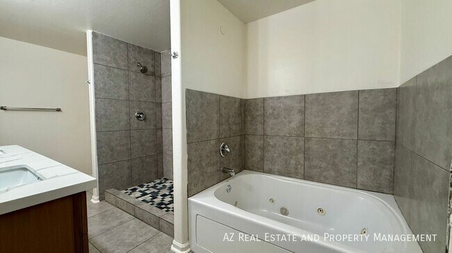 Building Photo - 8501 W Mitchell Dr