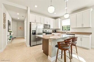 Building Photo - 12250 Canal Grande Dr