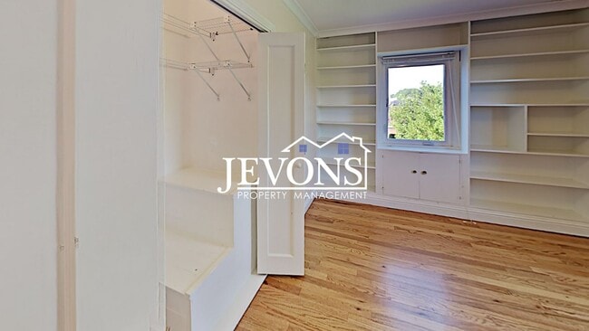 Building Photo - Beautiful two-story home in a walkable area near dining, shopping, entertainment and schools!