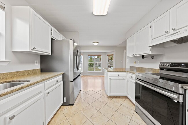 Building Photo - Charming 3 Bedroom in Destin!