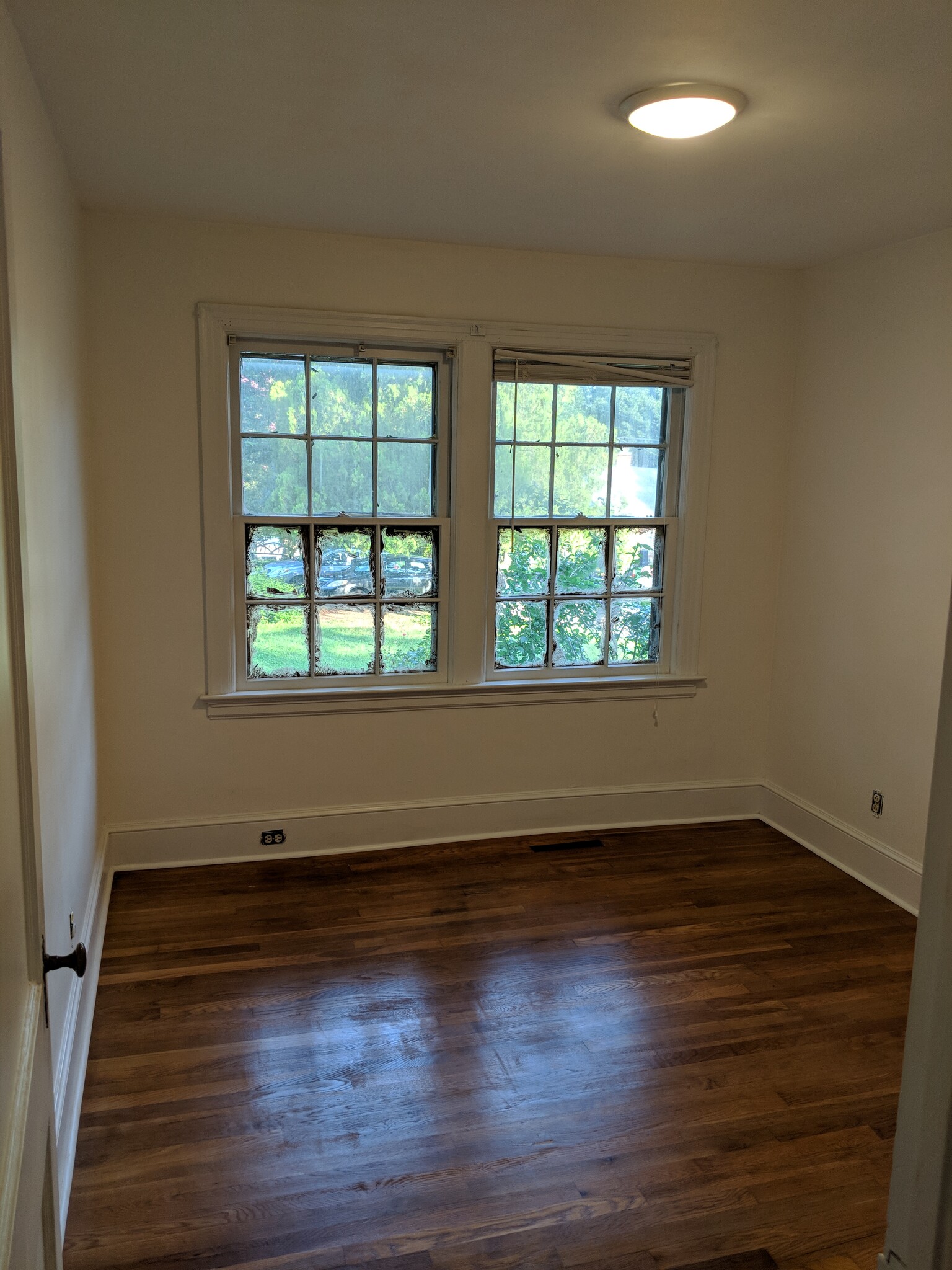 Bedroom 3- Fresh paint, new lighting, refinished floors! - 1111 Watauga St