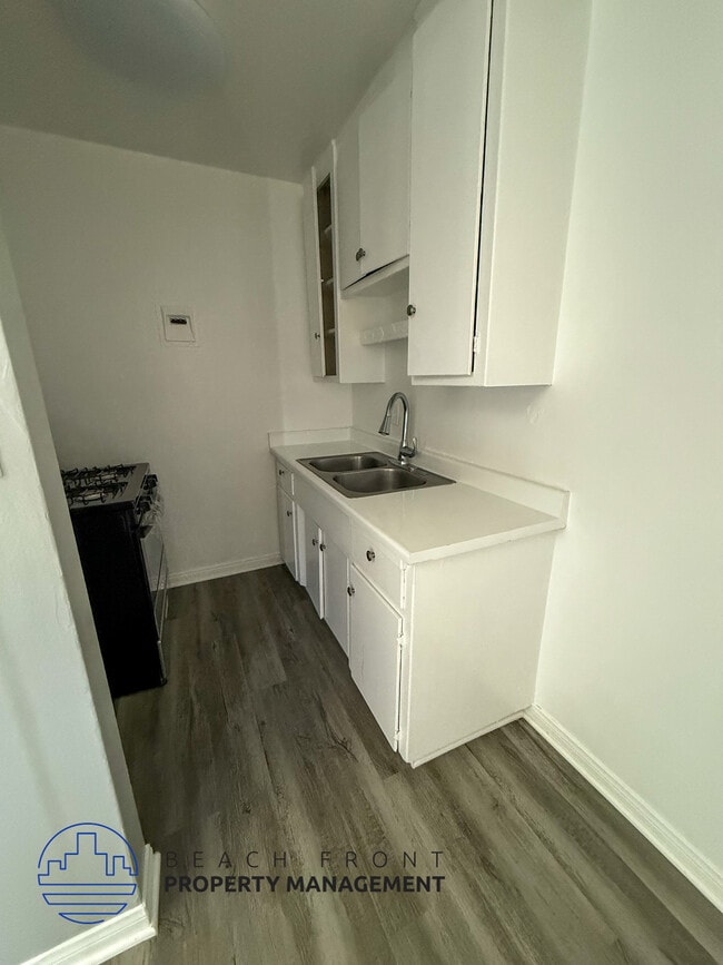 Building Photo - 911 W. La Palma Ave.