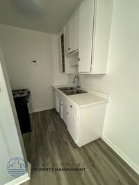 Building Photo - Villa de Palma