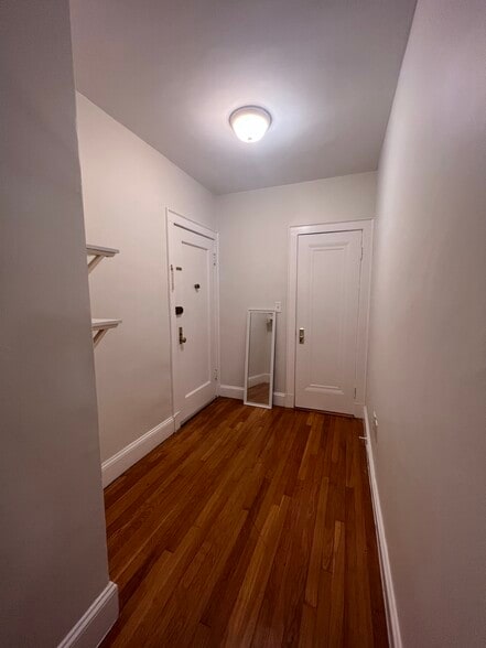 Building Photo - 346 Harvard St