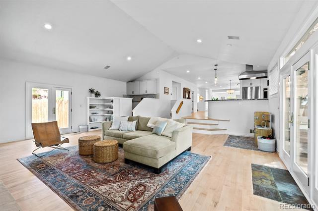 Building Photo - 1065 S Race St