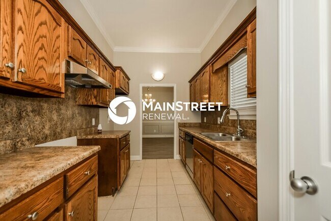 Building Photo - 3 Bedroom Pet-Friendly Home in Birmingham, AL with Main Street Renewal