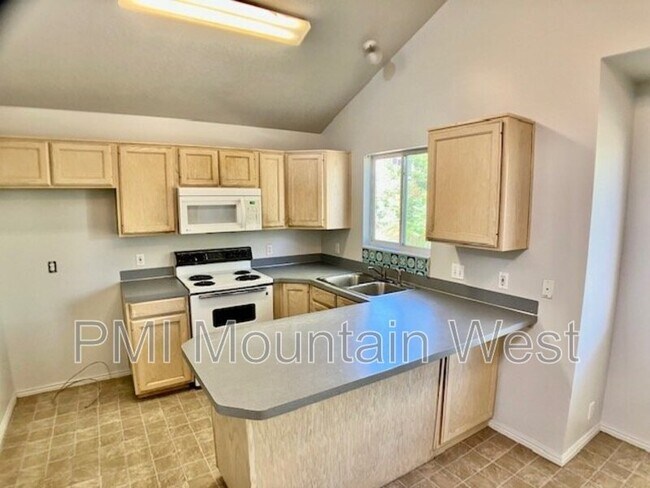 Building Photo - 130 W 1225 N