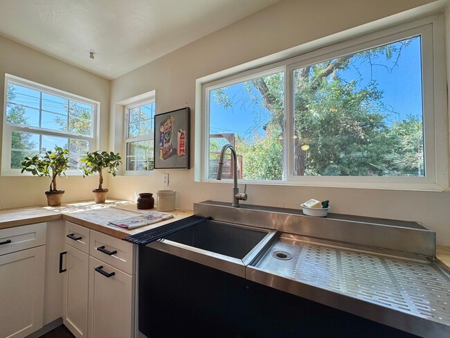 Building Photo - Available For 4+ Months!* Rare Find Furnished Saint Helena Gem, “Upper Tainter” 2 Bedrooms, 2 Bat...