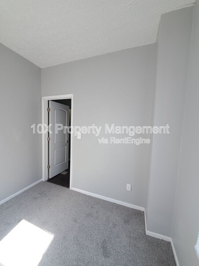 Building Photo - 100 N Harris Ave