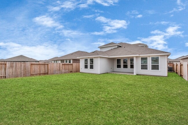 Building Photo - 1233 Scarlet Crk Dr